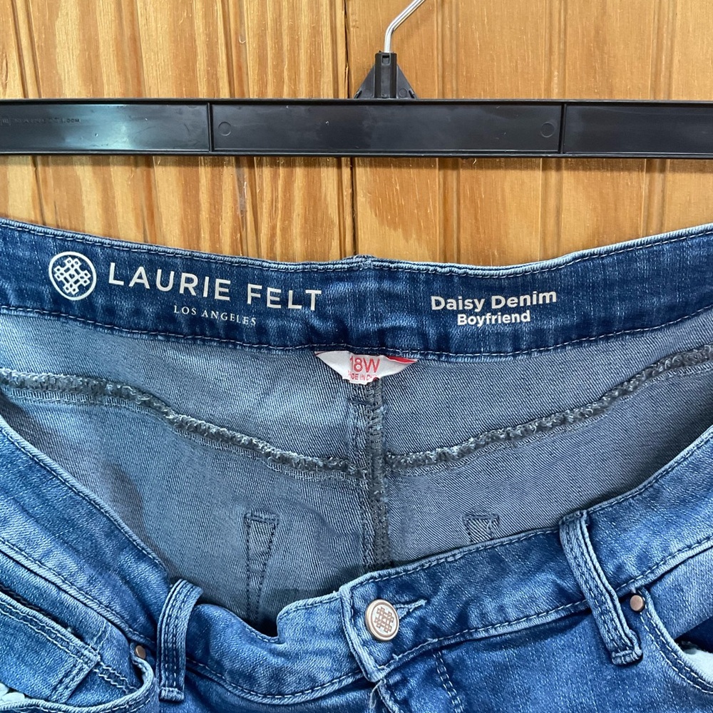 Laurie Felt Daisy Denim Boyfriend Jean - Picture 3 of 3